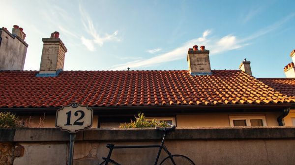 Les avantages de rompre avec les normes pour votre toiture à Paris 12e